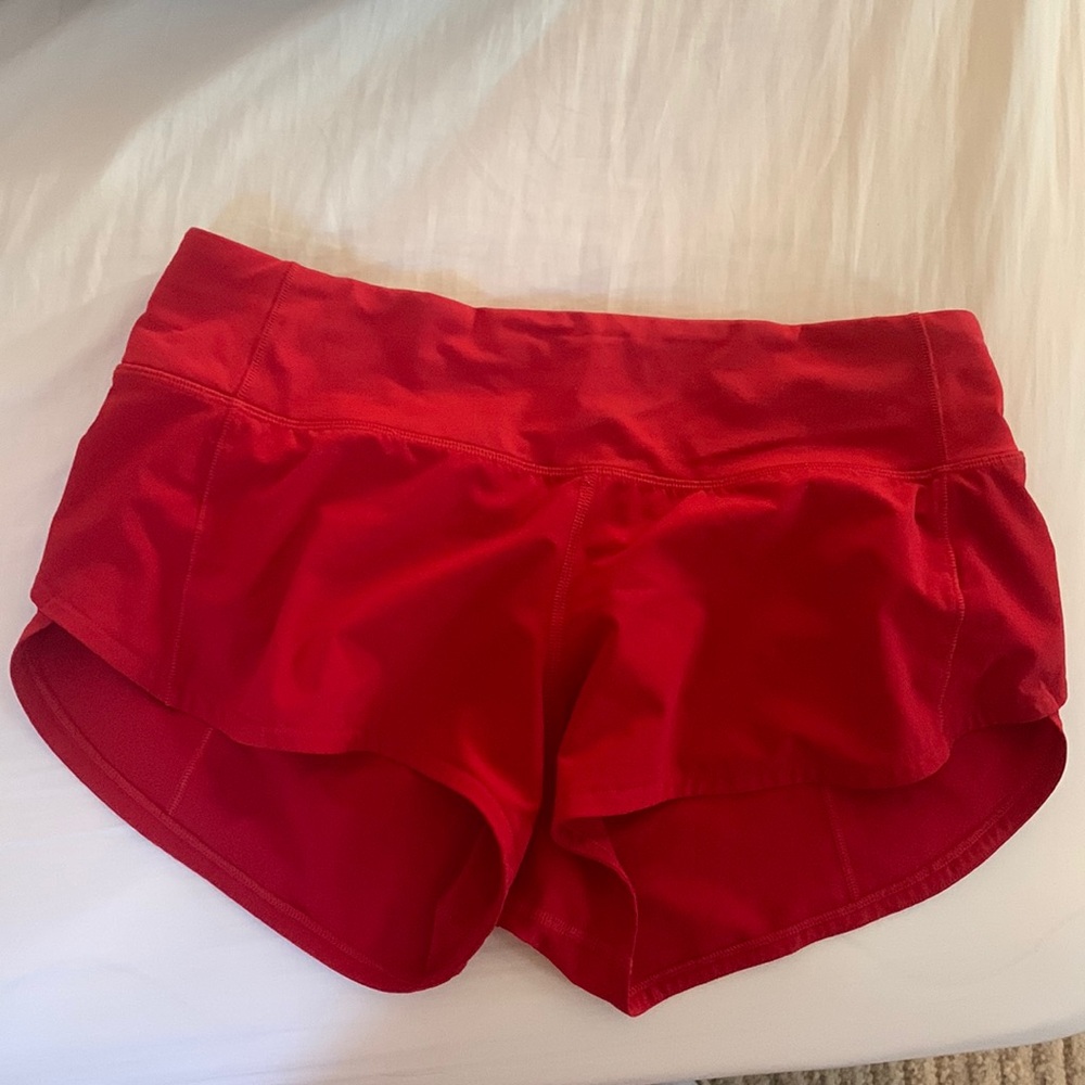 Lululemon shorts red